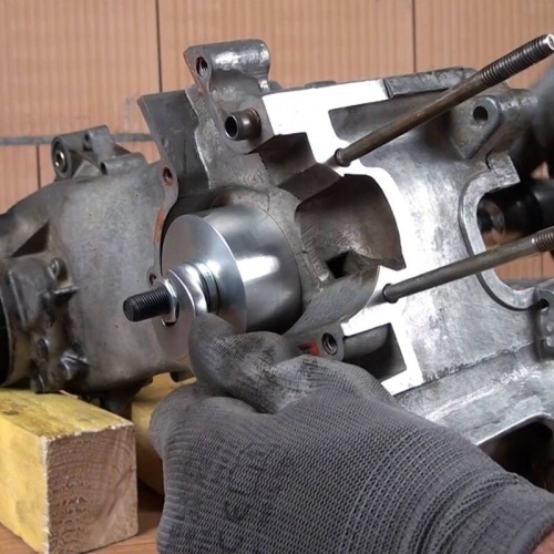Crankshaft Bearing Puller Easyboost scooter / moto 50 Crankshaft Bearing Puller Easyboost scooter / moto 50