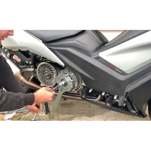 Bloķēšanas rīks variators / griezes momenta piedziņa Easyboost Kymco AK 550cc Bloķēšanas rīks variators / griezes momenta piedziņa Easyboost Kymco AK 550cc