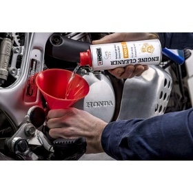 DzinÄja tÄ«rīŔanas lÄ«dzeklis Ipone 300ml