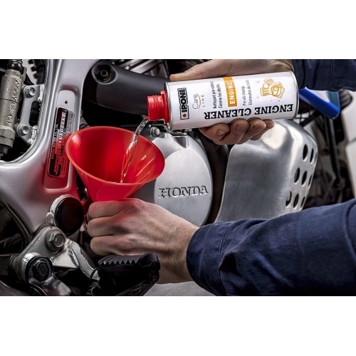 Dzinēja tīrīšanas līdzeklis Ipone 300ml Dzinēja tīrīšanas līdzeklis Ipone 300ml