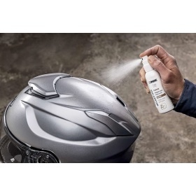 Ķiveres tÄ«rīŔanas lÄ«dzeklis Ärpus Ipone Helmet'out spray 100ml