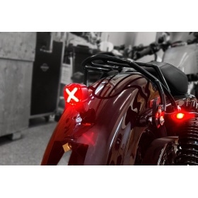 Aizmugurējais LED lukturis ar bremžu gaismu un turētāju Koso GT-02S sarkans