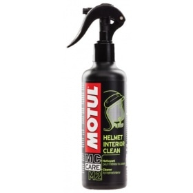 Motul M2 ķiveres tīrīŔanas līdzeklis (salona) Motul M2 ķiveres salona tīrīŔanas līdzeklis 250ml