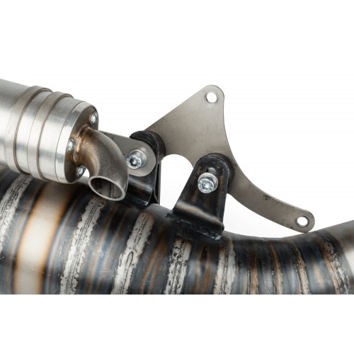 Izplūdes Ottopuntouno R-18 100cc gadījumā Malossi RC-One Minarelli Izplūdes Ottopuntouno R-18 100cc gadījumā Malossi RC-One Minarelli