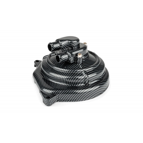 Крышка водяного насоса STR8 Yamaha Aerox / Nitro вид карбон Крышка водяного насоса STR8 Yamaha Aerox / Nitro вид карбон