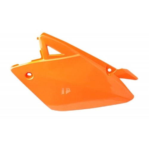 Aizmugurējais sānu panelis kreisajā pusē oranžā krāsā Rieju MRT 2009 - 2022 Aizmugurējais sānu panelis kreisajā pusē oranžā krāsā Rieju MRT 2009 - 2022