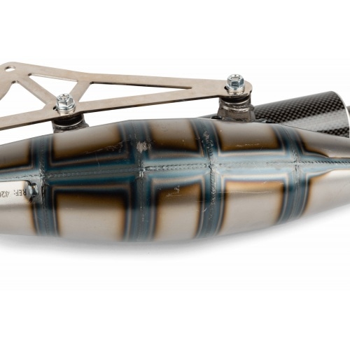 Izplūdes Yasuni R Black Edition oglekļa izskats Izplūdes Yasuni R Black Edition oglekļa izskats